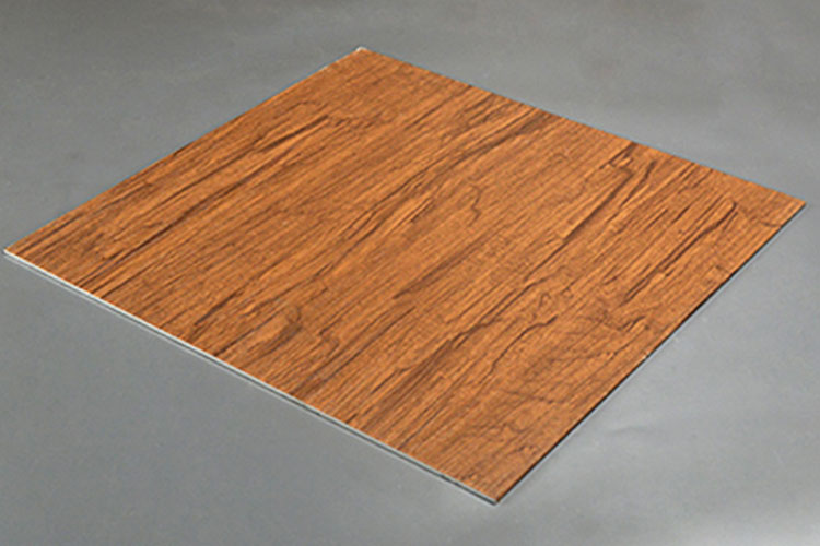 木紋鋁單板：比實(shí)木更堅(jiān)韌，比金屬更自然
